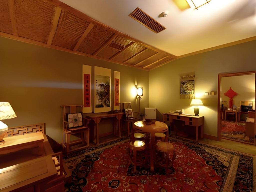 The Silk Road Dunhuang Hotel Exterior photo